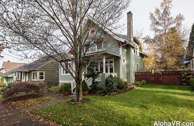 5844 NE 30th Ave - 5844 Northeast 30th Avenue, Portland, OR 97211