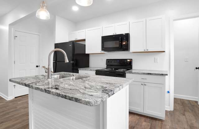 798-800 Kelton Avenue - 798