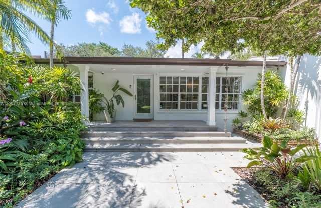 Photo of 9240 SW 69th Ct