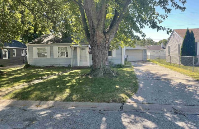 3710 14TH Avenue - 3710 14th Avenue, Moline, IL 61265