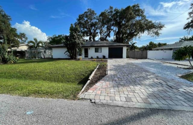 547 Hobart Rd - 547 Hobart Road, South Venice, FL 34293