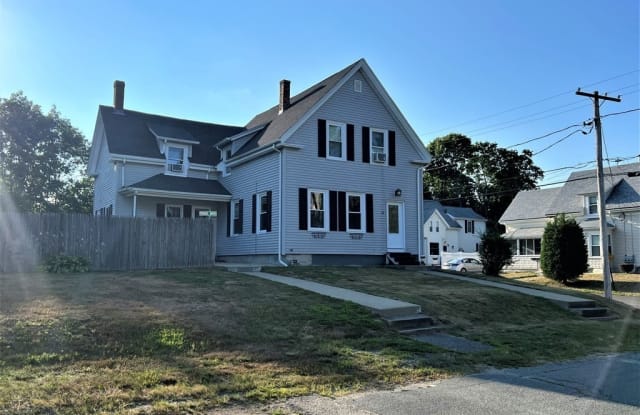 26 Lovell St - 26 Lovell Street, Middleborough Center, MA 02346