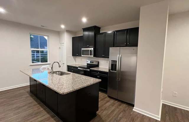 2596 Grantham Place Dr