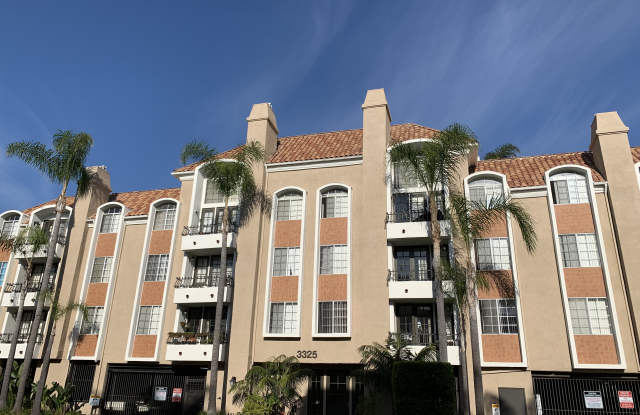 3325 Castle Heights Avenue