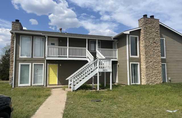 3959 Garland apt 2 - 3959 North Garland Circle, Wichita, KS 67204