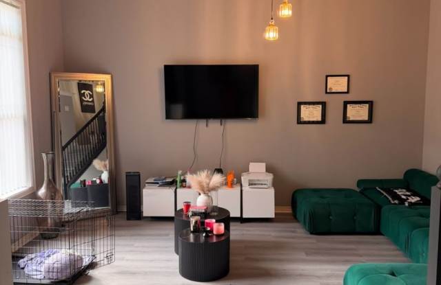 Photo of 17 Fuller Cir