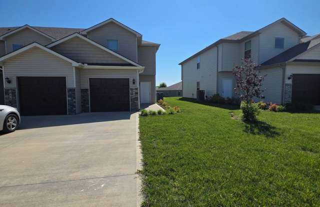 Inviting 3 Bedroom Townhome with Functional Layout