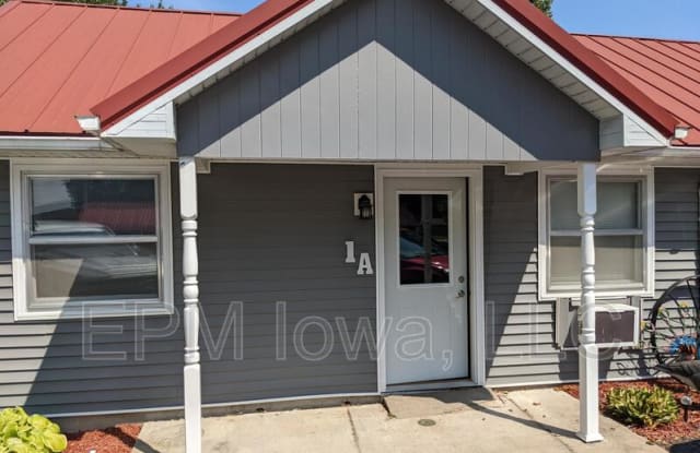 609 1st Street West - 609 1st Street West, Independence, IA 50644