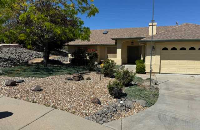 Beautiful 3 Bedroom Home located in Prescott