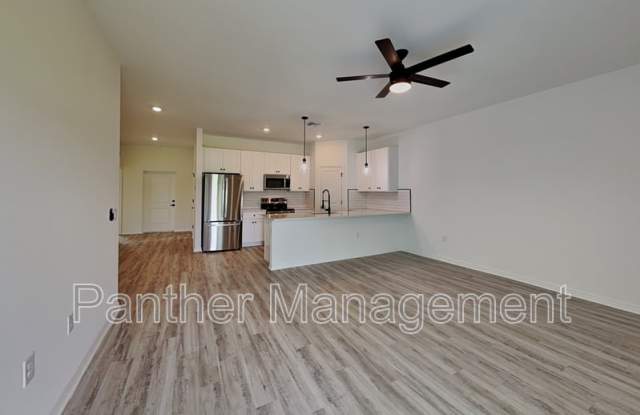 4617-4619 30th St SW - 4619