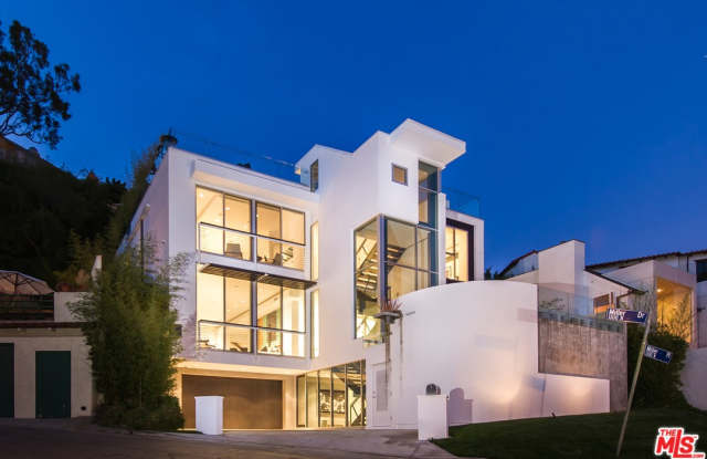 1352 Miller Dr