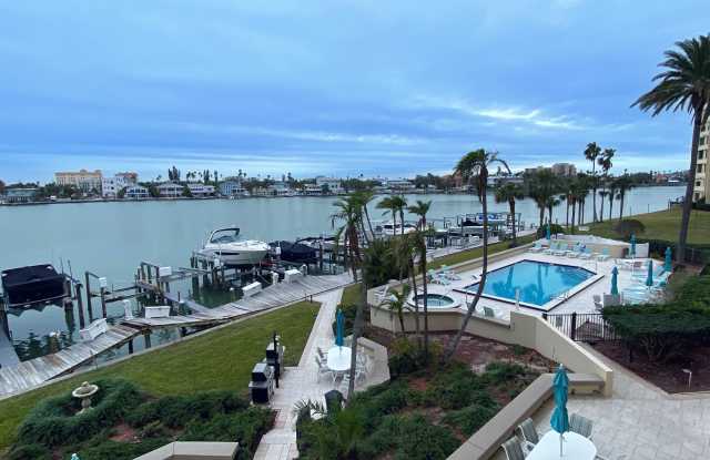 690 ISLAND WAY 212