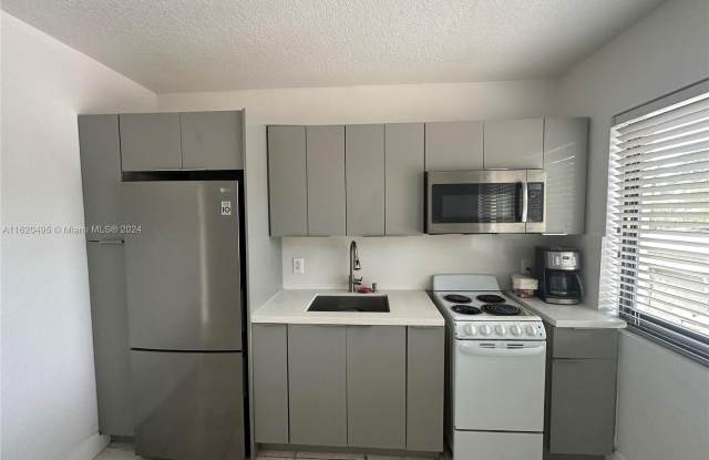2145-2149 NW 33rd St