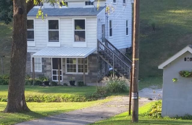 425 GREEN VALLEY ROAD - 425 Green Valley Road, Spry, PA 17403