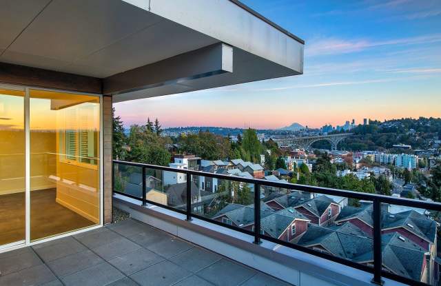 Fremont View: Modern Classic Collection