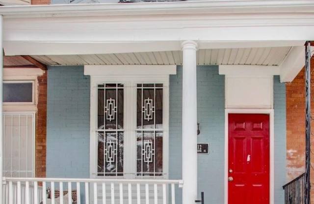 2212 W FAYETTE Street