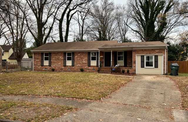 Four bedroom home in Norfolk - Beautiful Backyard