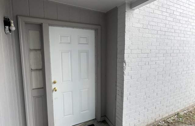 Must See! 1 bedroom, 1 bath apartment on Hwy 1 in Donaldsonville