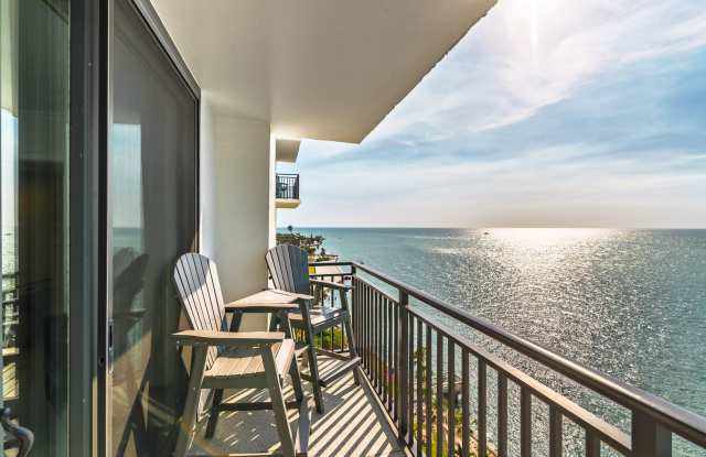 Siesta Key Luxury 2 Bed Condo with Gulf Views