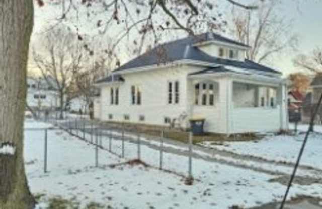 Updated 2 Bedroom (with flex/office space), 2.5 Bath Home with Attached Garage – $1,695/Month