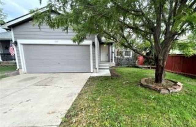 1127 Cardinal Circle
