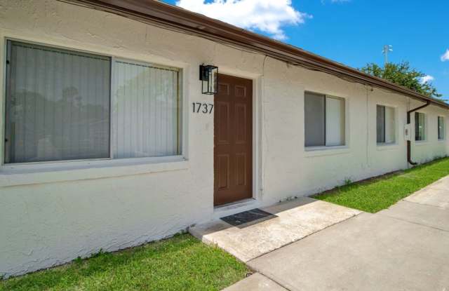 MOVE IN SPECIAL ONE MONTH FREE LIMITED TIME FOR ONE YEAR LEASE