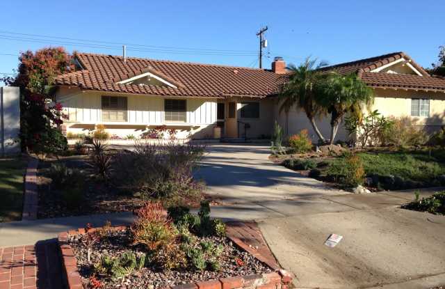 Large: 4 Bedroom 2.5 Bath Home