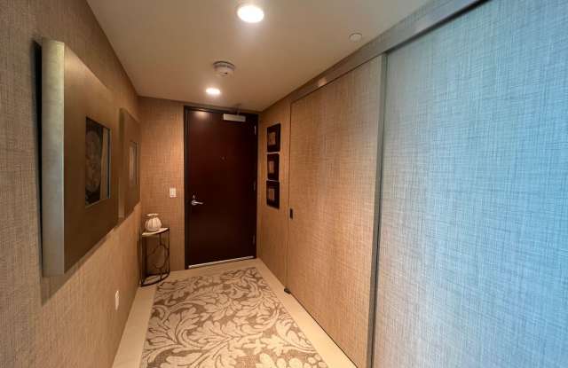 Luxurious Penthouse Living in Downtown Honolulu!