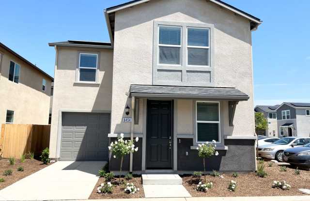 Photo of Brand new 3 bedroom / 2.5 bath in Clovis Unified School District