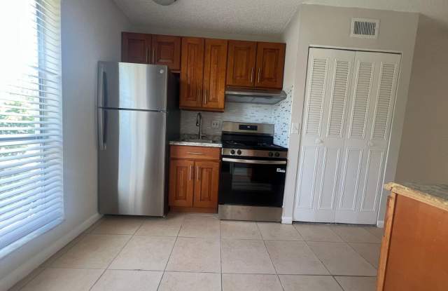 559 NE 48th Street