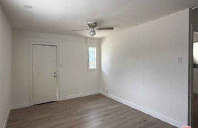 230 N Bonnie Brae St