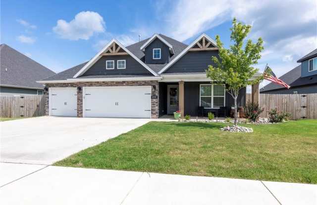1150 Silver Maple  ST
