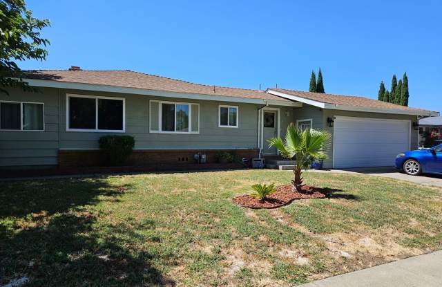 Epic REA - Great 3 BR/2 BA Ranch-style Home in Dixon