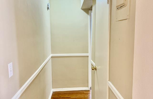 70 Croton Ave