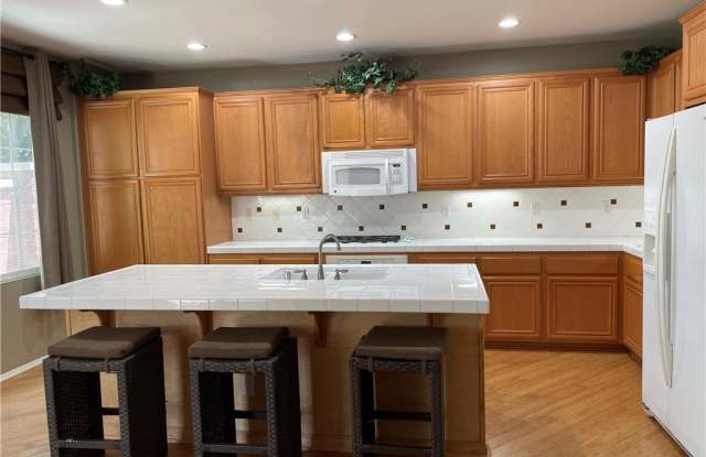 16009 Begonia Avenue