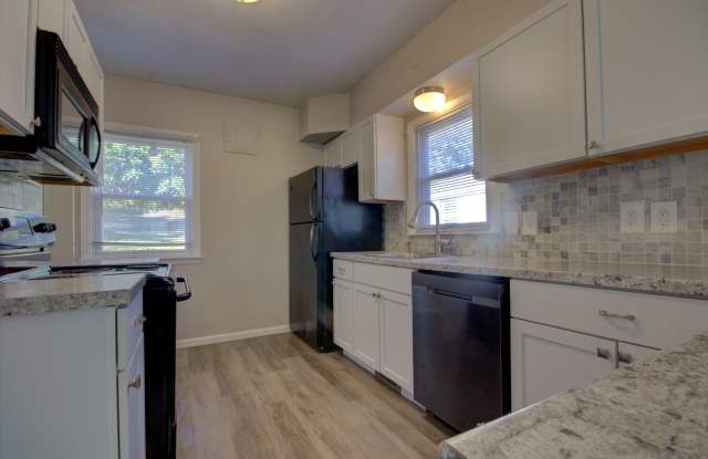 3 Bed Bettendorf Home