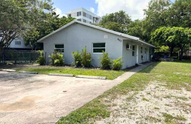 623 NW 3rd Ave
