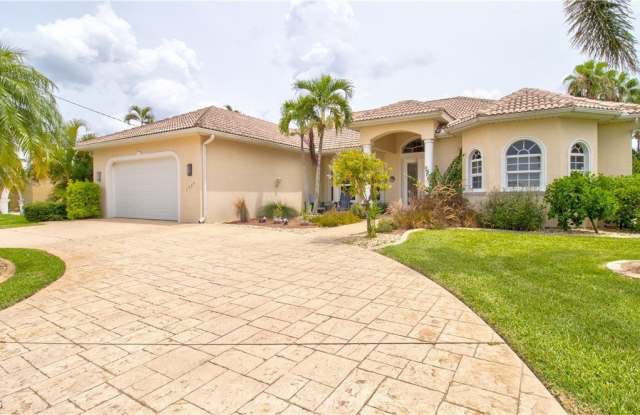 Photo of 1924 Savona Parkway