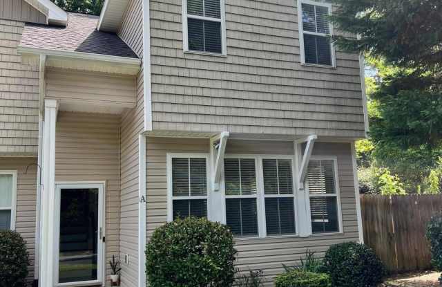 255 E Delaware Avenue unit: Apt A