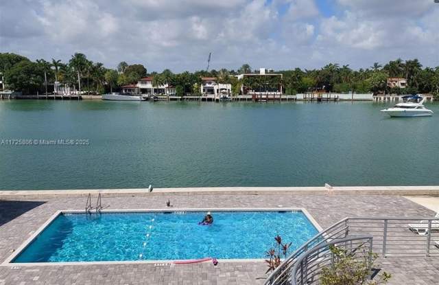 6484 Indian Creek Dr