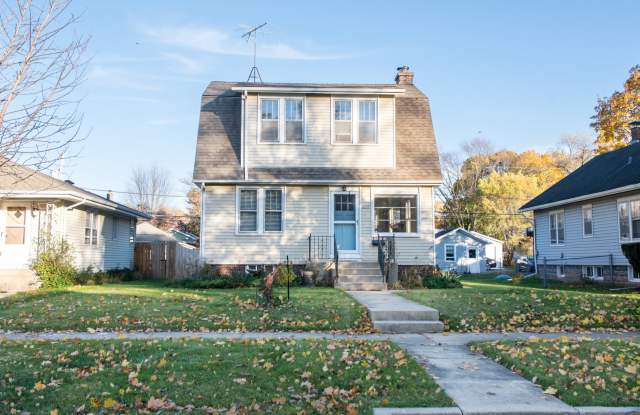 826 N Center Street