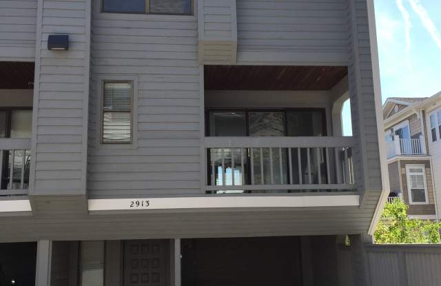 2913 Bente Way