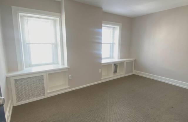 274 ROXBOROUGH Avenue unit: 3R