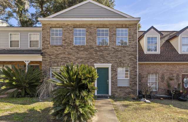 Photo of 2387 Gregory Drive unit: --