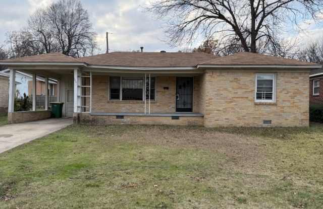 Photo of 1914 S Van Buren St., Little Rock AR 72204 - Well kept 3br 1.5ba w/fenced yard near UALR
