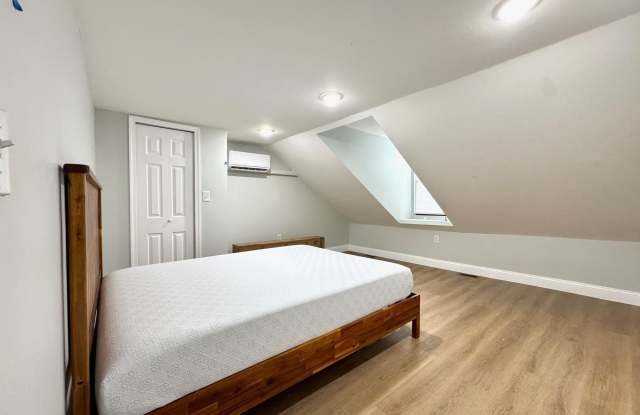 Photo of 1024 RACE Street unit: 3A