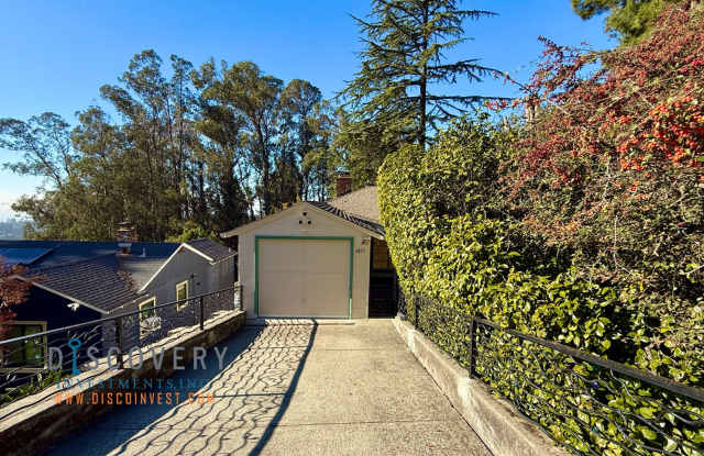 Photo of Mid-Century Montclair 3+ Bedroom with Filtered San Francisco Bay Views!