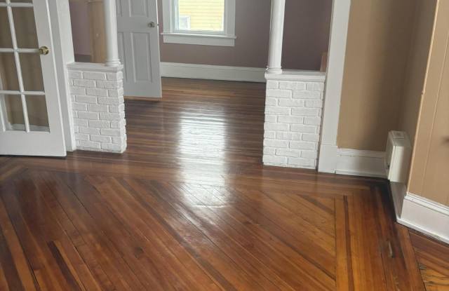 240-242 Vrooman Avenue unit: 2Nd Floor