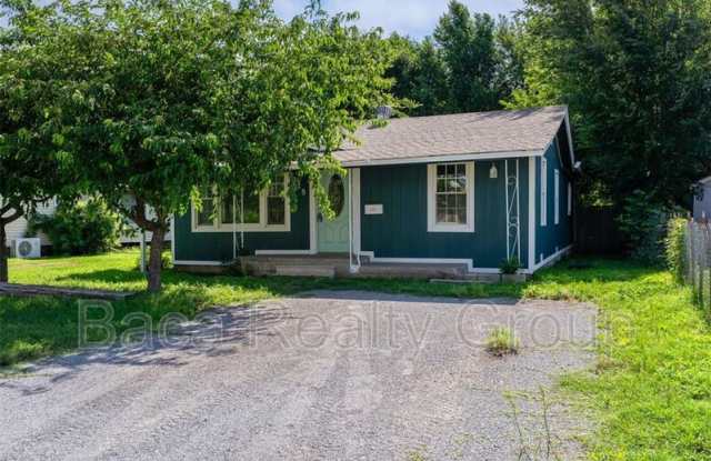 Photo of 228 N Donald Avenue