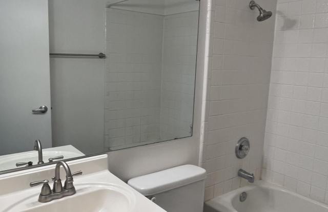 3320 S PARKSIDE Drive